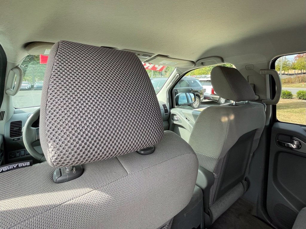 2011 Nissan Frontier SV CarFax One Owner