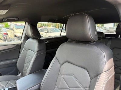 2025 Volkswagen Atlas Cross Sport 2.0T SE w/Technology
