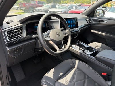 2025 Volkswagen Atlas Cross Sport 2.0T SE w/Technology