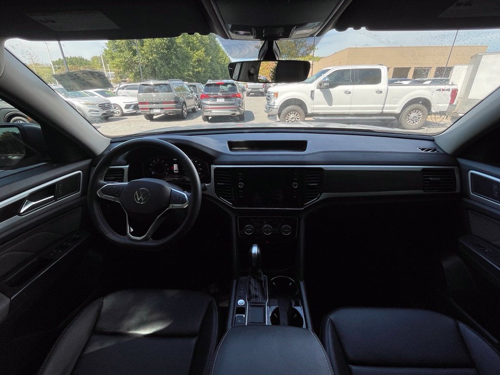 2023 Volkswagen Atlas 2.0T SE w/Technology Clean CarFax, One Owner, Third Row Seat