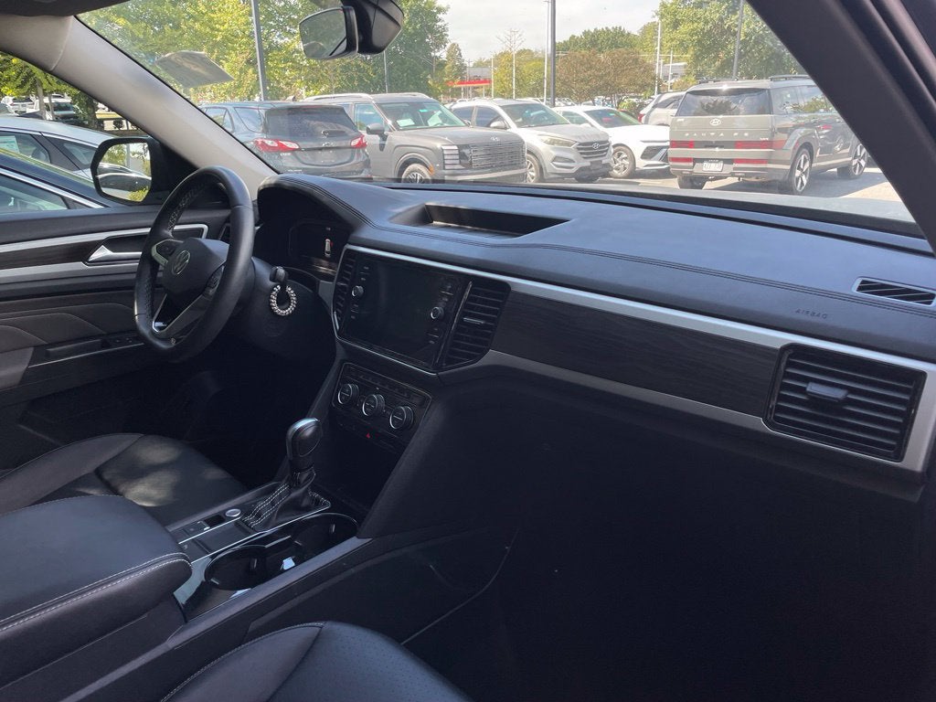 2023 Volkswagen Atlas 2.0T SE w/Technology Clean CarFax, One Owner, Third Row Seat