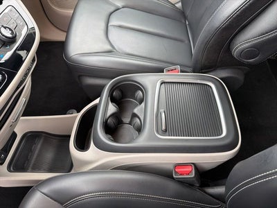 2023 Chrysler Pacifica Hybrid Touring L