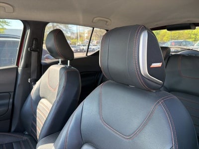 2019 Nissan Kicks SR