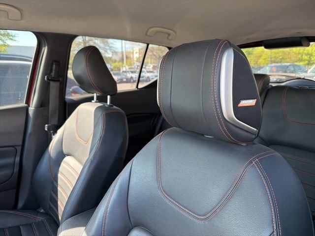 2019 Nissan Kicks SR