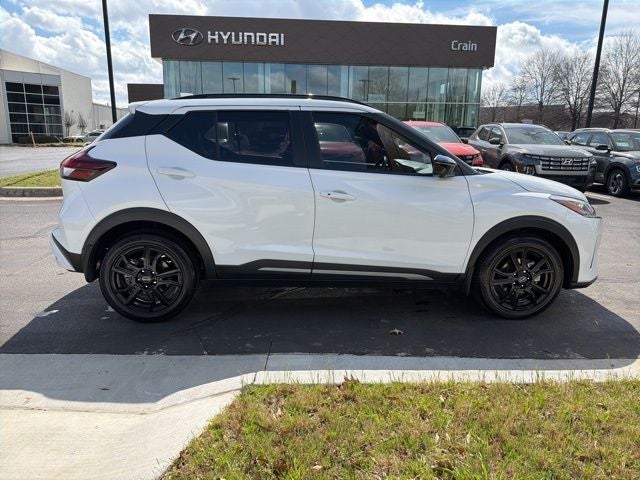 2023 Nissan Kicks SR