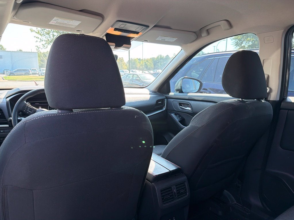 2025 Nissan Rogue SV Clean CarFax, One Owner