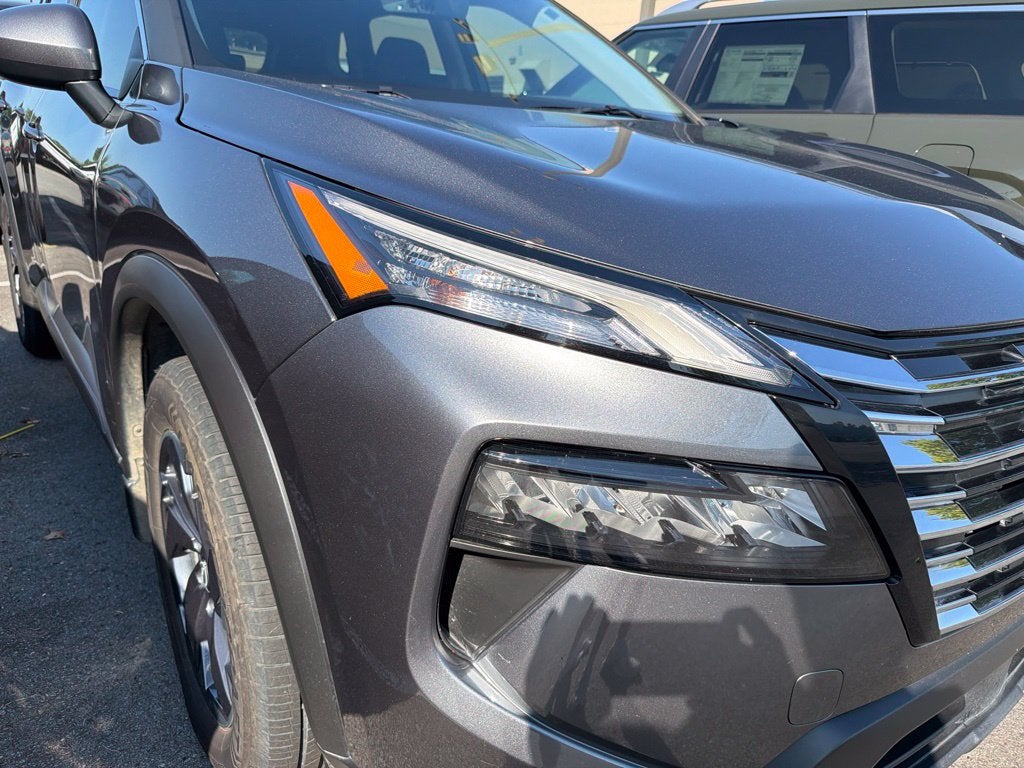 2025 Nissan Rogue SV Clean CarFax, One Owner