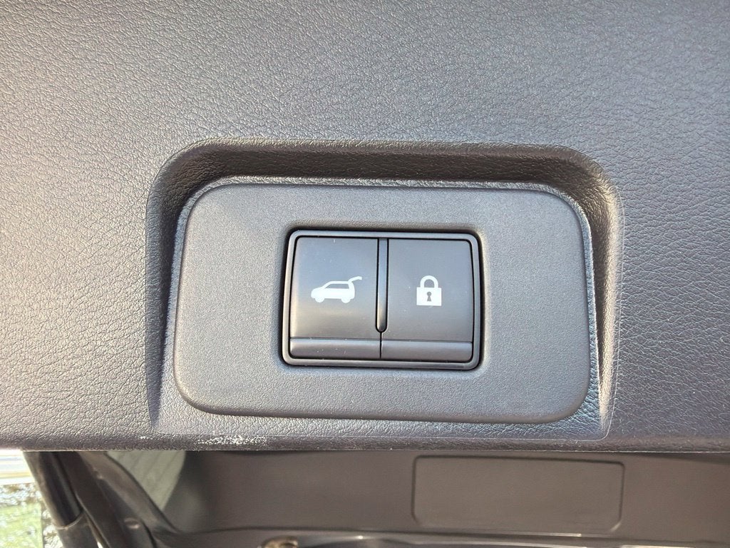 2025 Nissan Rogue SV Clean CarFax, One Owner