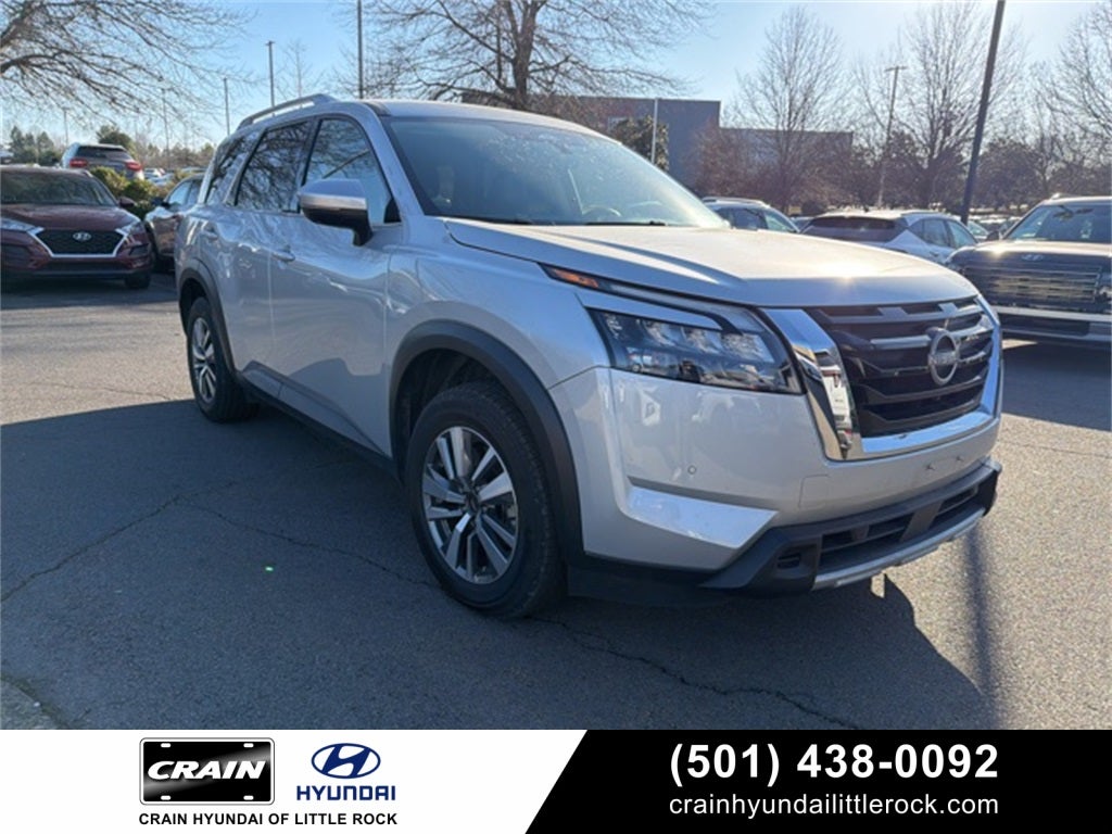 2025 Nissan Pathfinder SL