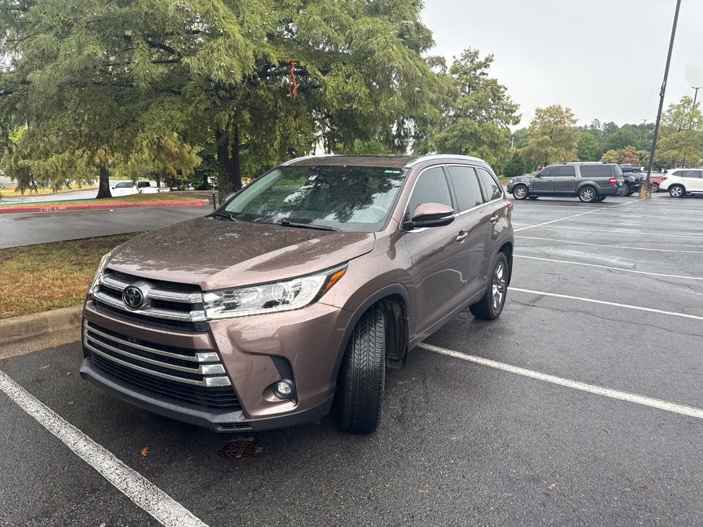 2019 Toyota Highlander Limited Platinum Third Row, Leather, Clean CarFax, One Owner, Low M