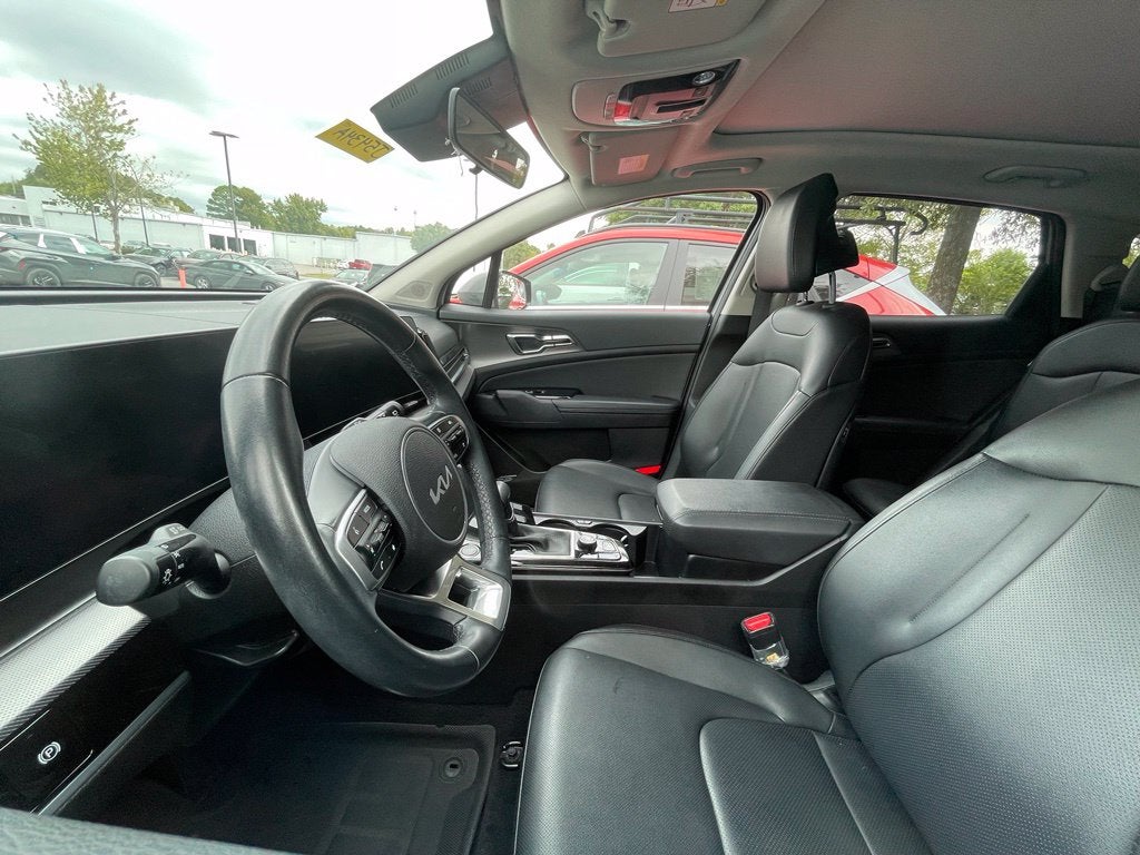2025 Kia Sportage SX Pano Roof, Leather, One Owner