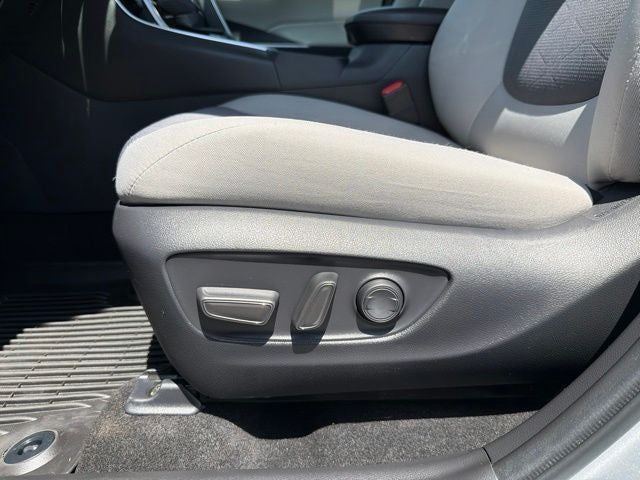 2025 Toyota RAV4 Hybrid XLE CARFAX 1-OWNER