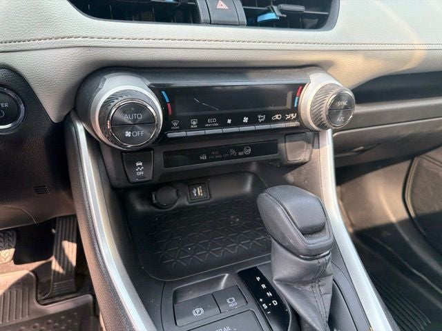 2025 Toyota RAV4 Hybrid XLE CARFAX 1-OWNER