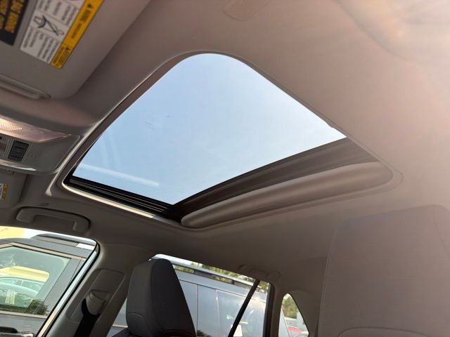 2025 Toyota RAV4 Hybrid XLE CARFAX 1-OWNER