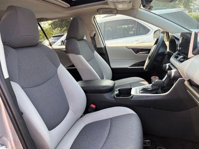 2025 Toyota RAV4 Hybrid XLE CARFAX 1-OWNER