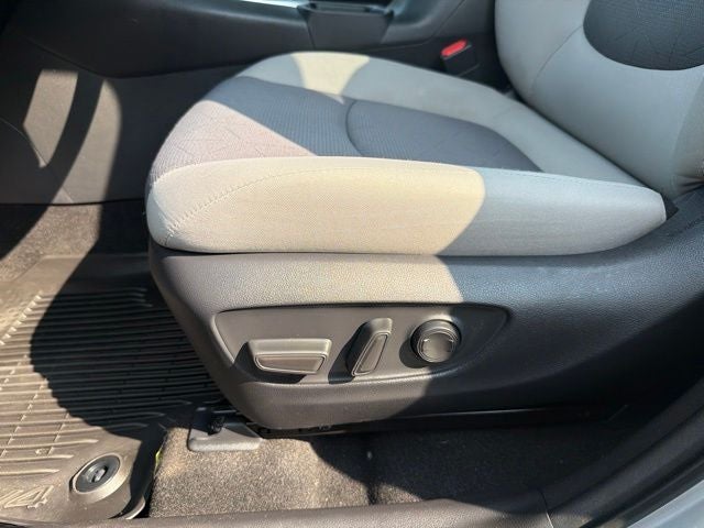 2025 Toyota RAV4 Hybrid XLE CARFAX 1-OWNER