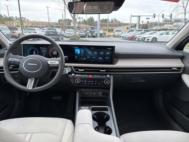 2025 Hyundai Sonata Hybrid SEL Low Miles, Clean CarFax