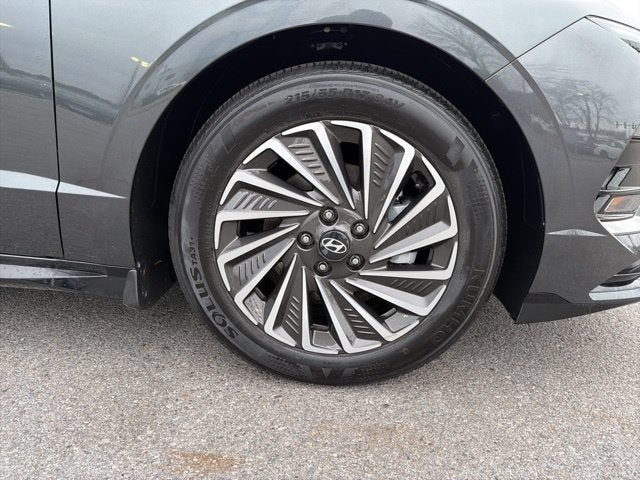 2025 Hyundai Sonata Hybrid SEL Low Miles, Clean CarFax