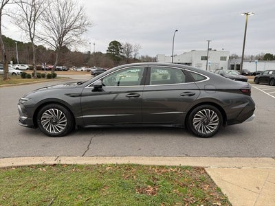 2025 Hyundai Sonata Hybrid SEL Low Miles, Clean CarFax