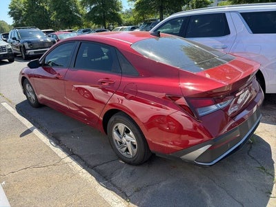 2025 Hyundai Elantra SE