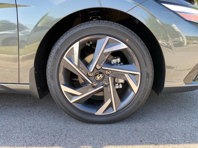 2025 Hyundai Elantra Hybrid Limited