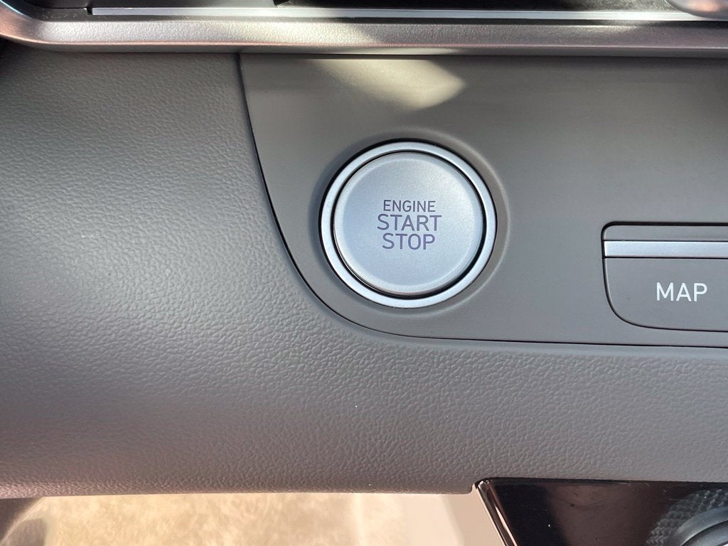2025 Hyundai Elantra SEL Convenience CARFAX 1-Owner