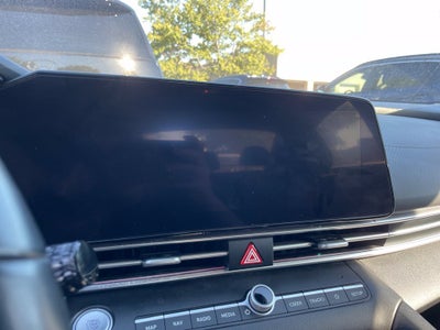 2025 Hyundai Elantra SEL Convenience Moonroof, One Owner