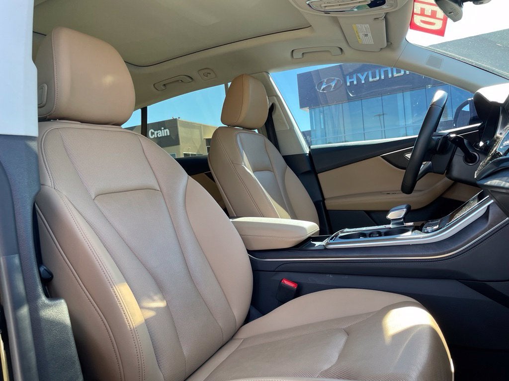 2023 Audi Q8 55 Premium Plus quattro, Pano Roof, Leather, Clean CarFax, One Own