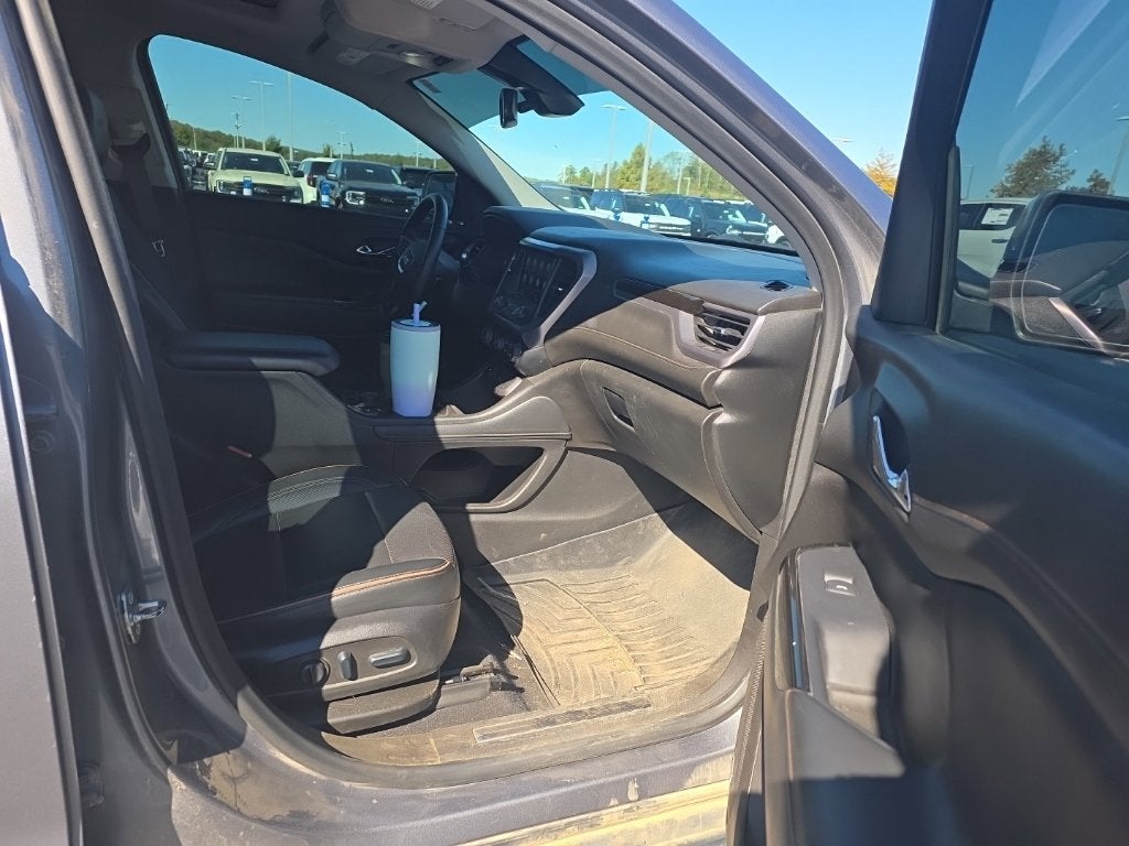 2022 GMC Acadia AT4