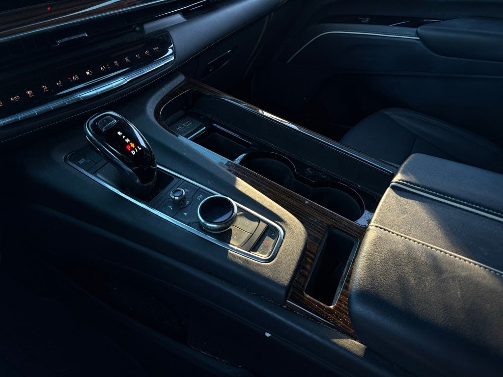 2022 Cadillac Escalade Luxury