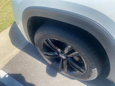 2023 Volkswagen Atlas Cross Sport 3.6L V6 SEL R-Line