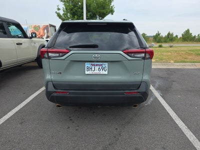 2020 Toyota RAV4 XLE