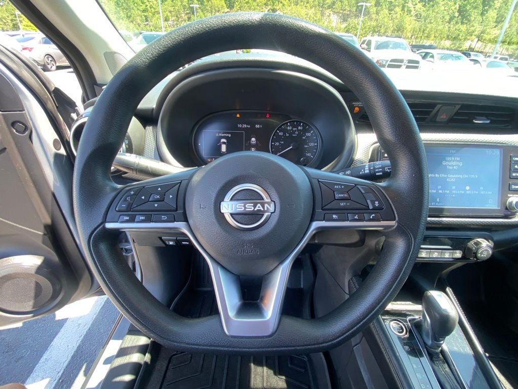 2022 Nissan Kicks SV