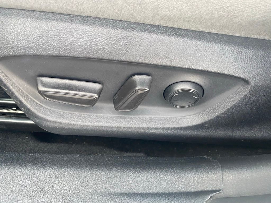 2019 Toyota Avalon XLE