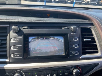 2016 Toyota Highlander LE V6