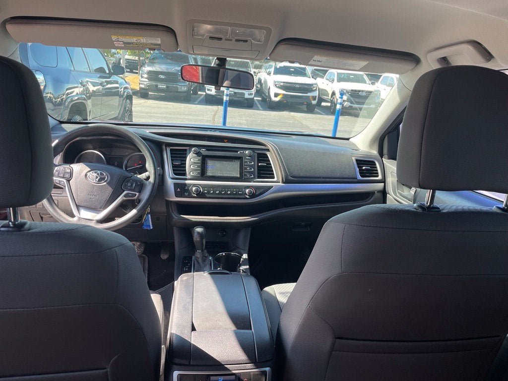 2016 Toyota Highlander LE V6