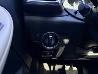 2017 INFINITI QX30 Premium