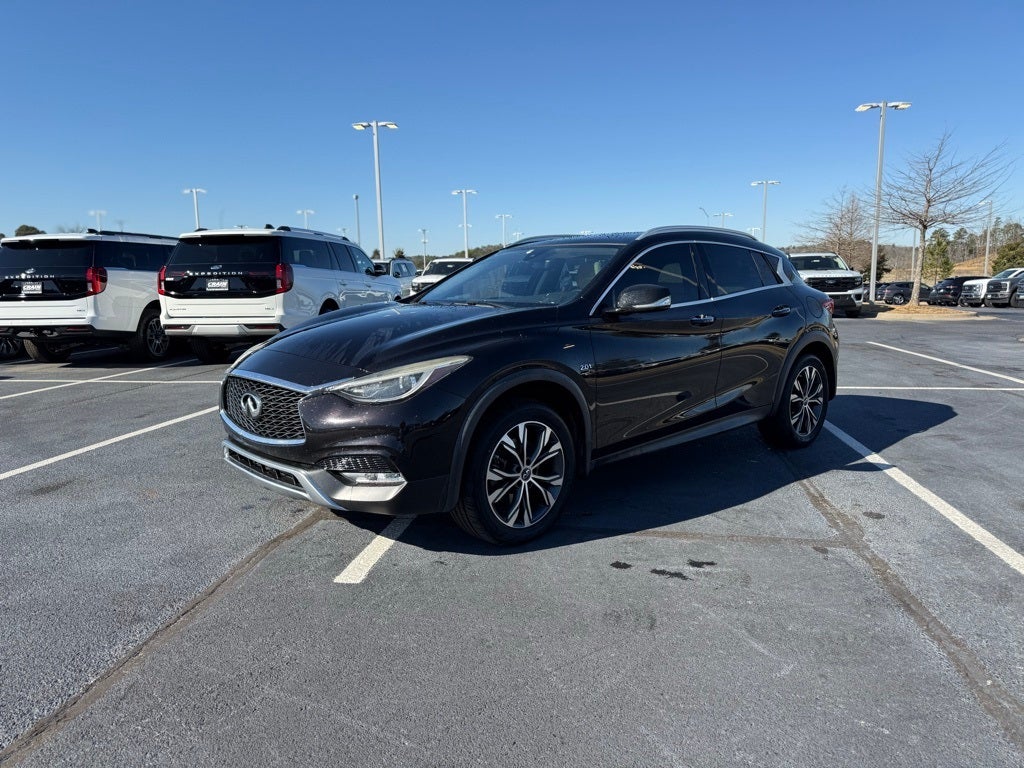 2017 INFINITI QX30 Premium