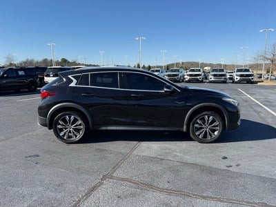 2017 INFINITI QX30 Premium
