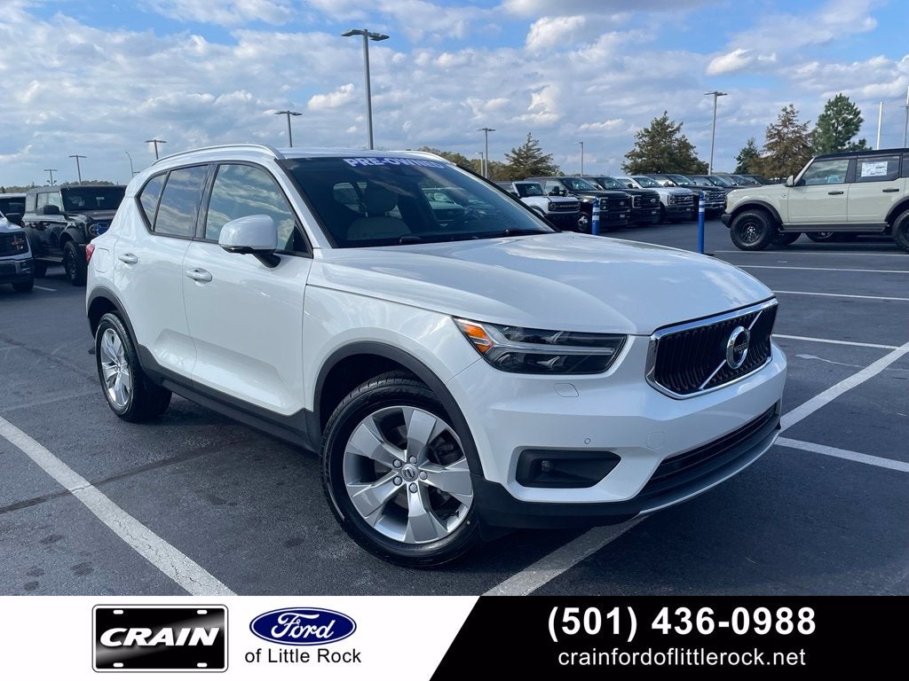 2021 Volvo XC40 Momentum