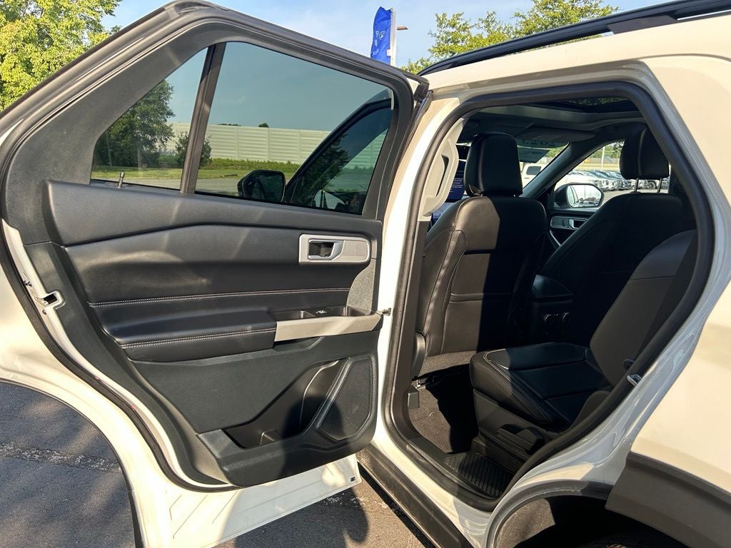 2023 Ford Explorer XLT - PANO SUNROOF
