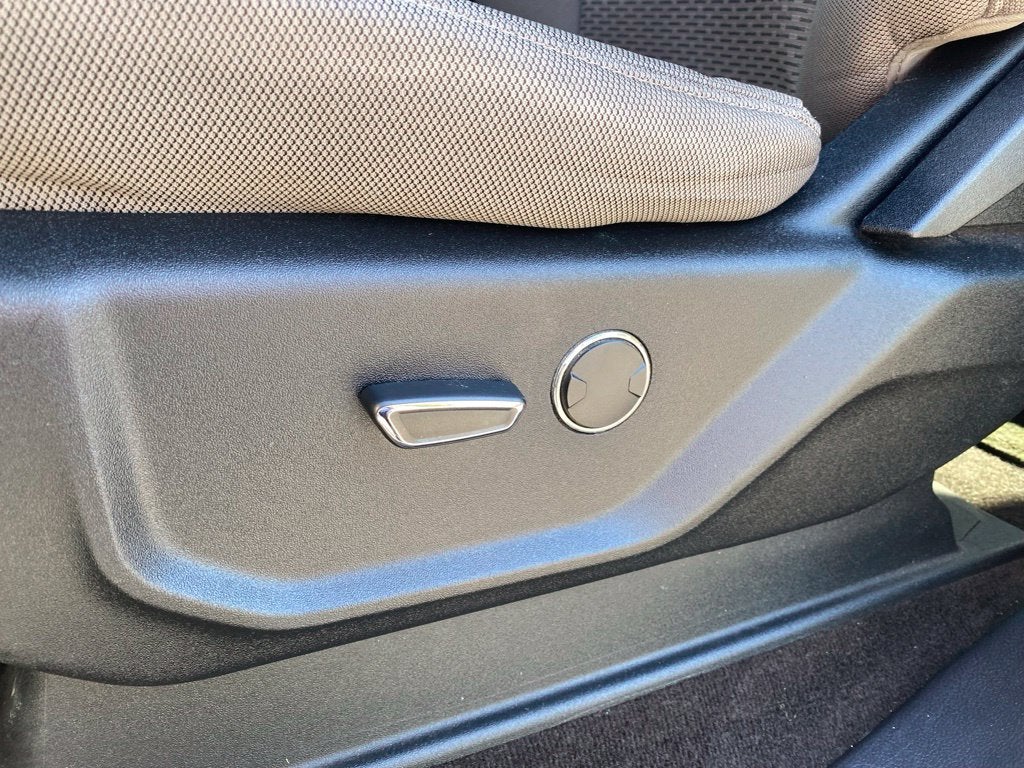 2018 Ford F-150 XLT - 4WD - 301A PKG - 5.0L V8