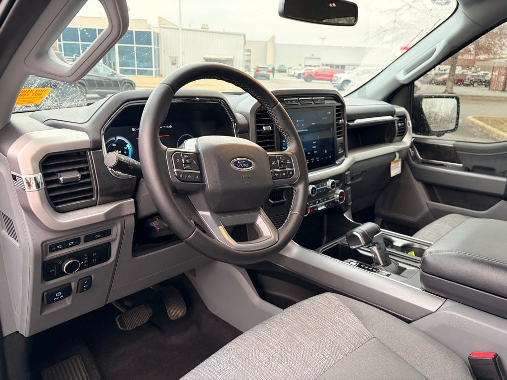 2023 Ford F-150 Lightning XLT