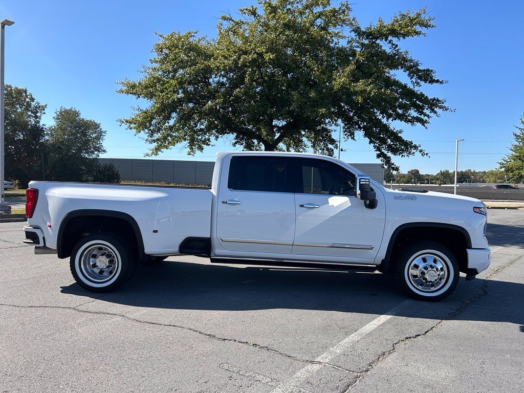 2025 Chevrolet Silverado 3500HD High Country - 4WD - 6.6L DURAMAX