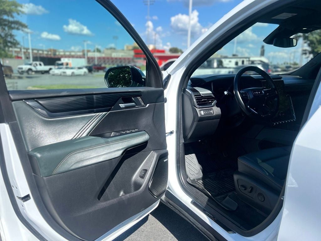 2025 GMC Acadia AT4 - AWD - PANO ROOF - ONE OWNER