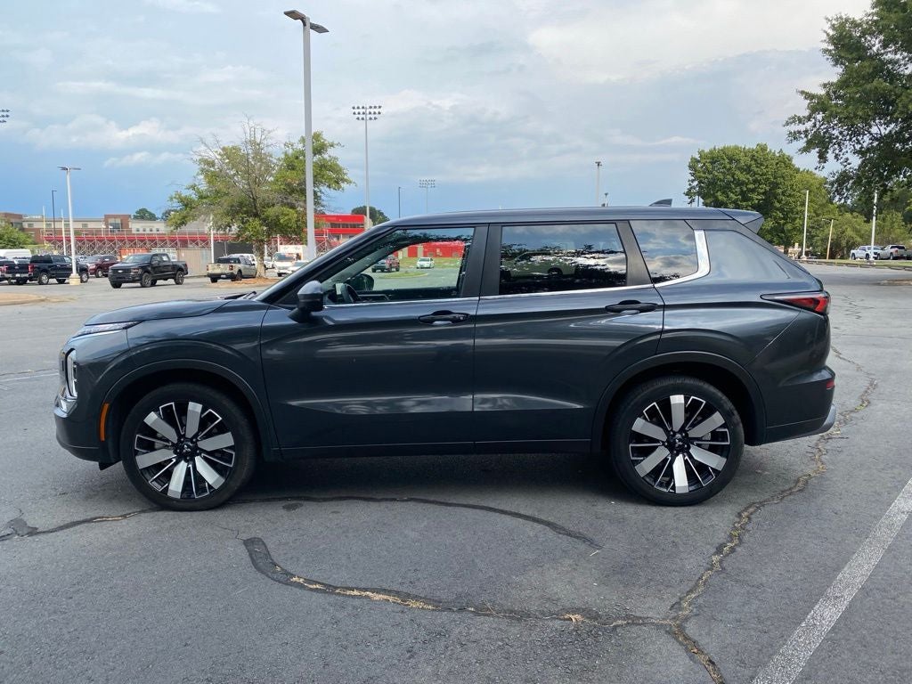 2025 Mitsubishi Outlander SE - FORD BLUE CERTIFIED