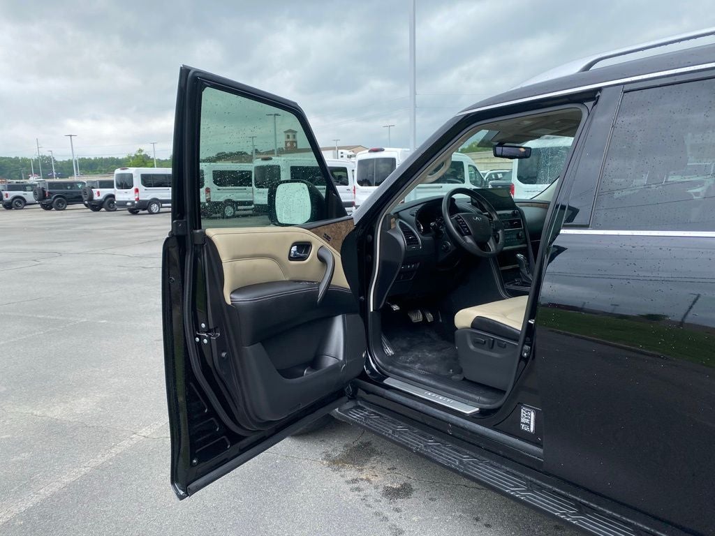 2023 INFINITI QX80 Premium Select