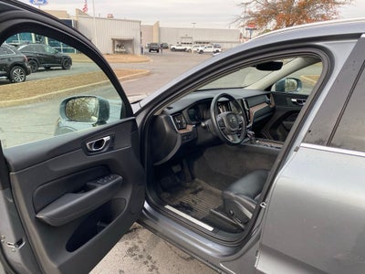 2021 Volvo XC60 T5 Momentum