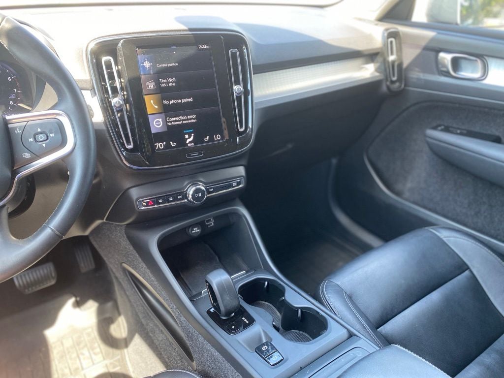 2022 Volvo XC40 Momentum