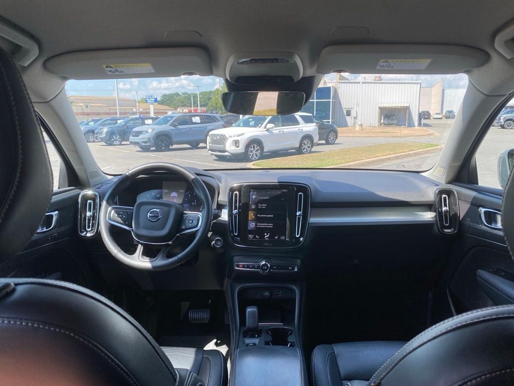 2022 Volvo XC40 Momentum